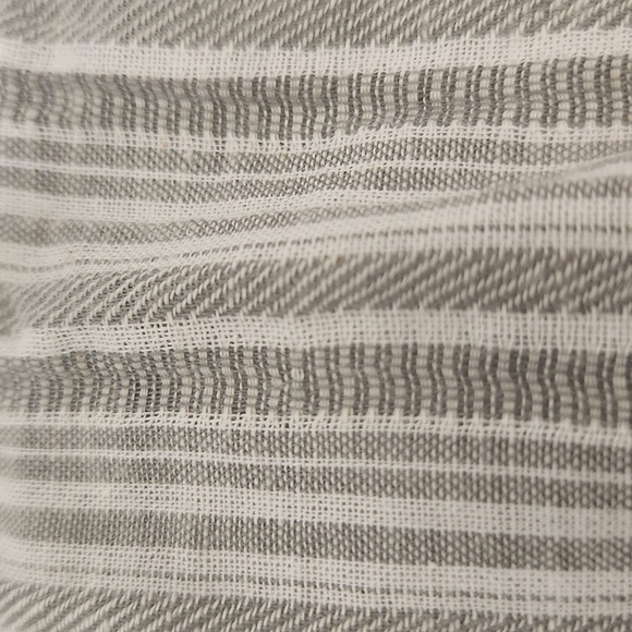 LISTICLE 2 pc shorts set gray stripe ruffle top and shorts.  NWT size large - Picture 8 of 8